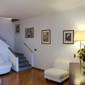 Artisti In With Great A/c Florence